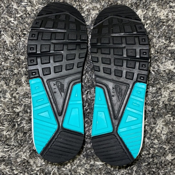 New Womens NIKE Air Max Correlate - Picture 13 of 14